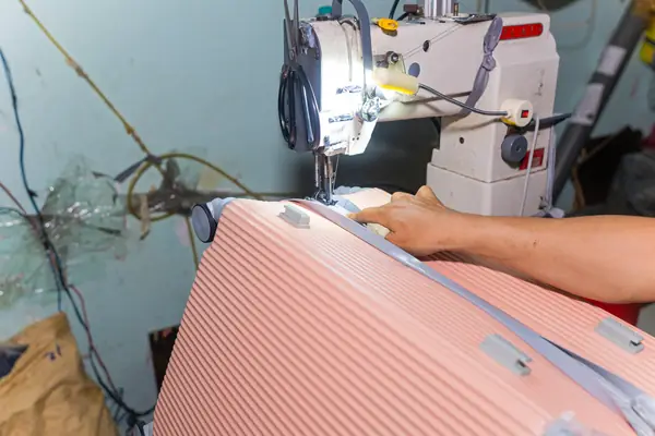 Hình ảnh thực tế xưởng sản xuất vali Ino Store 37