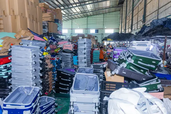 Hình ảnh thực tế xưởng sản xuất vali Ino Store 41