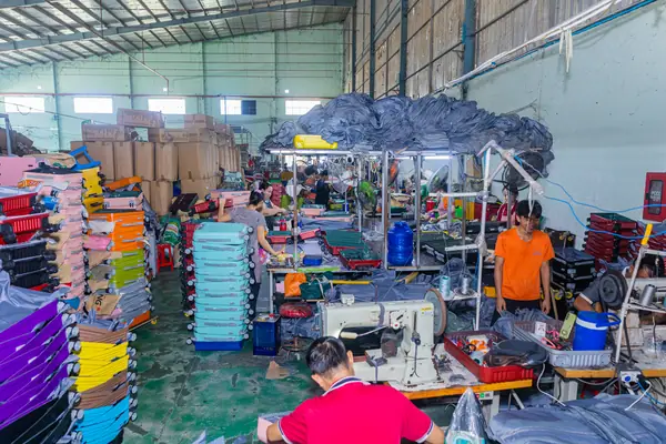 Hình ảnh thực tế xưởng sản xuất vali Ino Store 42