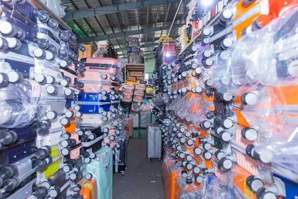 Hình ảnh thực tế xưởng sản xuất vali Ino Store 47