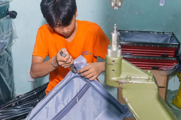 Hình ảnh thực tế xưởng sản xuất vali Ino Store 53