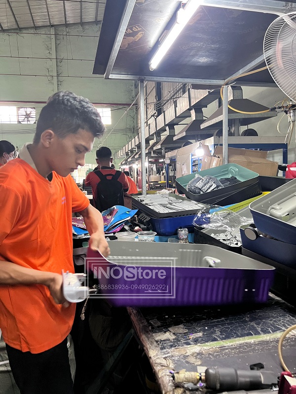 Quy trình sản xuất vali kéo siêu bền tại Xưởng sản xuất Ino Store