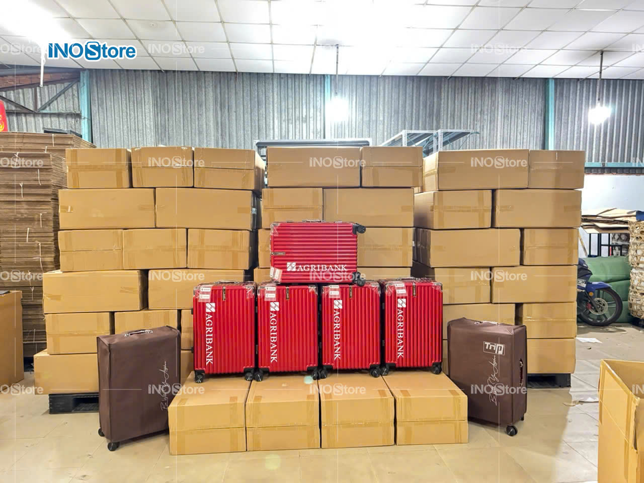 Quà tặng doanh nghiệp in logo, nhận sản xuất vali số lượng lớn giá tốt