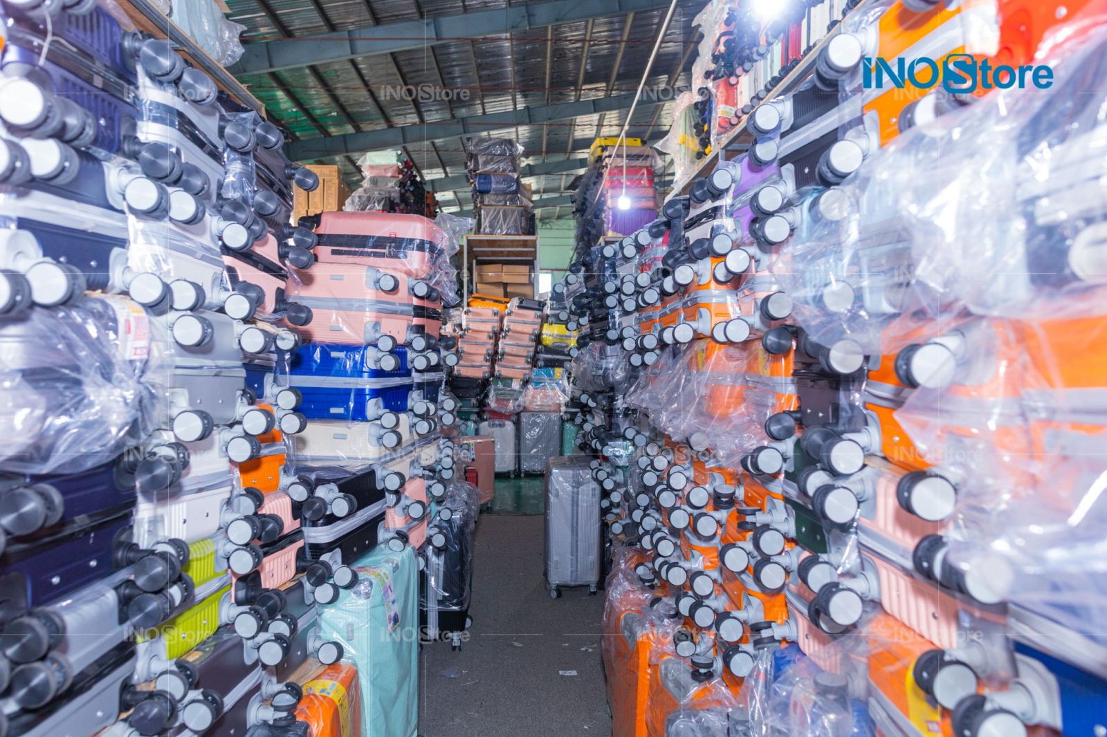 Quà tặng doanh nghiệp in logo, nhận sản xuất vali số lượng lớn giá tốt
